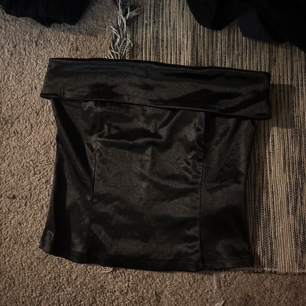 SHEIN Shiny Black Strapless Top